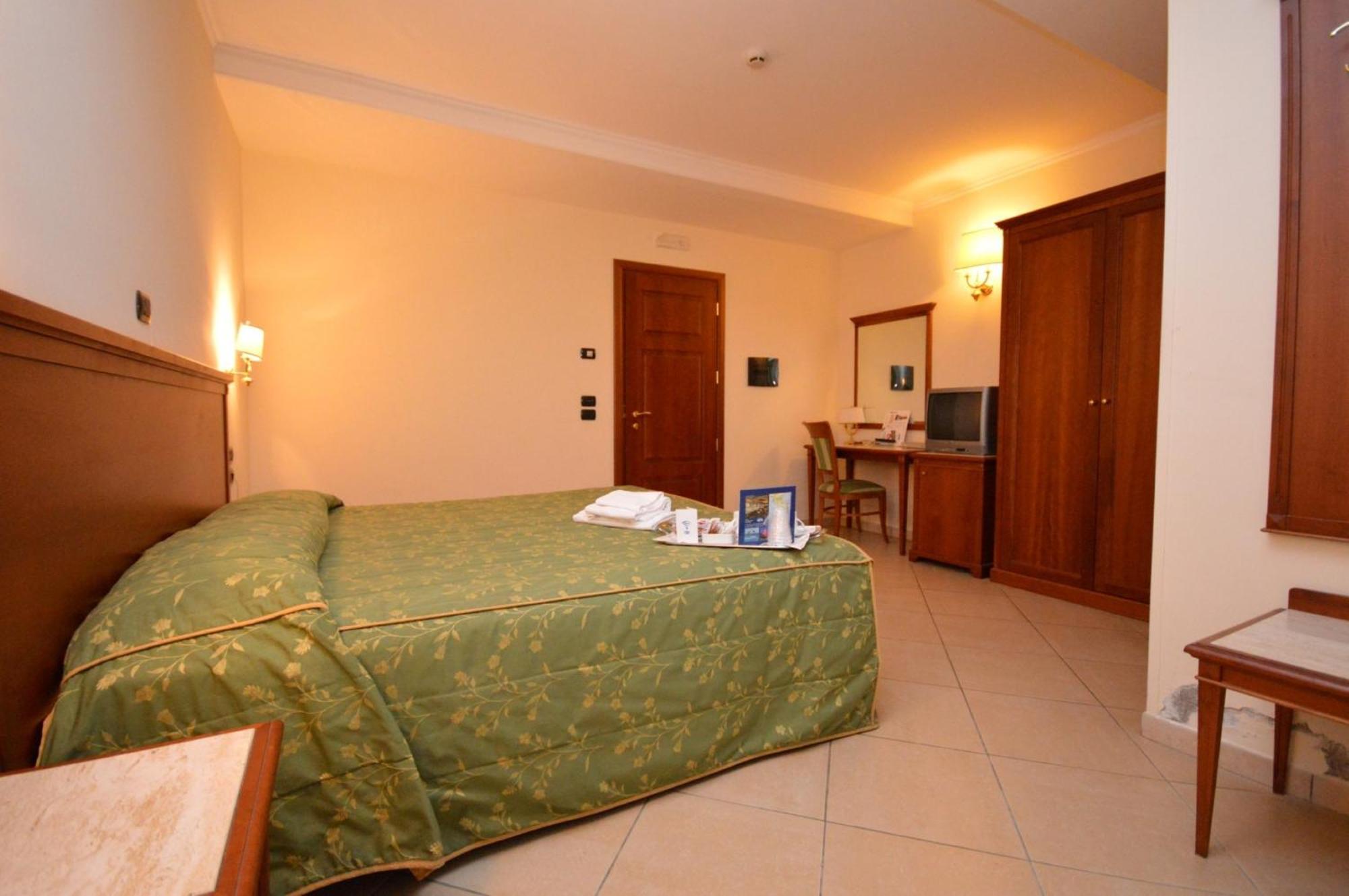 Hotel Residence Il Gabbiano Cirò Marina Cameră foto